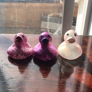 $5 for these duckling bath toys.